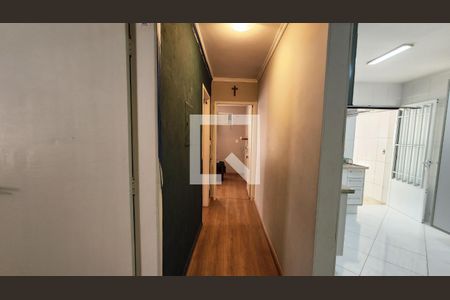 Corredor de casa à venda com 4 quartos, 237m² em Jardim das Samambaias, Jundiaí