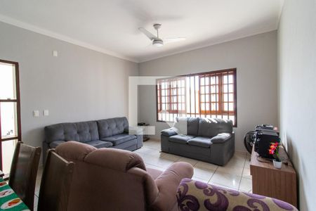 Sala de casa à venda com 4 quartos, 355m² em Parque Industrial, Campinas