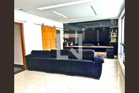 Casa para alugar com 4 quartos, 300m² em Jardim das Bandeiras, São Paulo