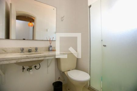 Banheiro de casa de condomínio para alugar com 3 quartos, 200m² em Cristal, Porto Alegre