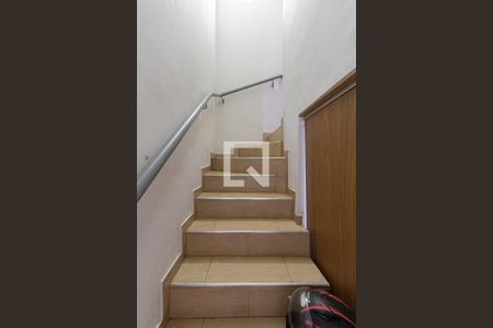 Escada de casa de condomínio à venda com 2 quartos, 72m² em Parada Xv de Novembro, São Paulo