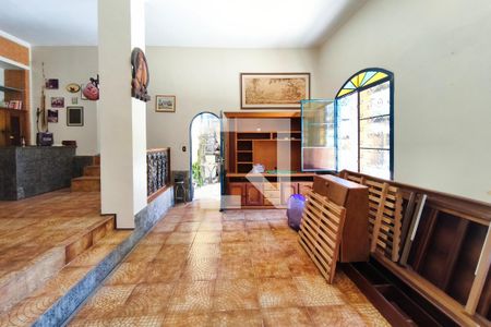 Sala de TV de casa à venda com 3 quartos, 340m² em Vila Ipê, Campinas