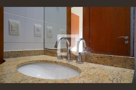 Banheiro da Suíte 1 de apartamento para alugar com 3 quartos, 120m² em Jurerê Leste, Florianópolis