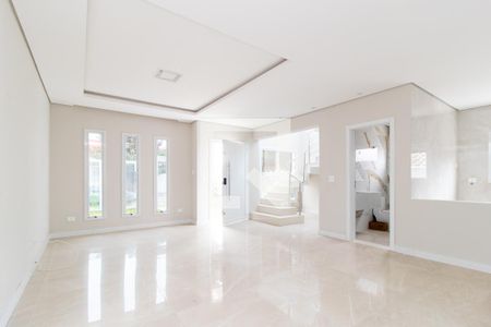 Sala de casa para alugar com 4 quartos, 400m² em Xaxim, Curitiba