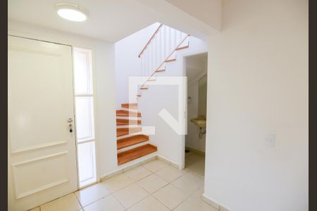 Escada de casa para alugar com 2 quartos, 140m² em Subsetor Sul - 7 (s-7), Ribeirão Preto