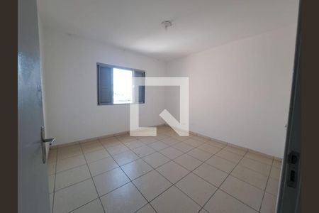 Quarto de casa para alugar com 4 quartos, 196m² em Bonfim, Osasco