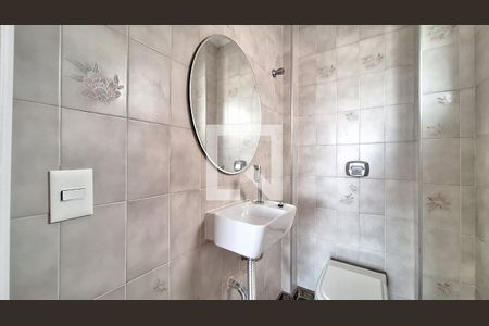 Lavabo de apartamento para alugar com 3 quartos, 140m² em Vila Hamburguesa, São Paulo