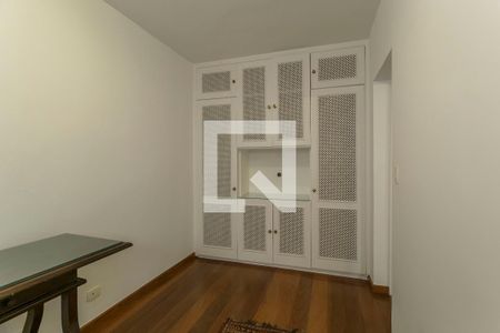 Sala de TV de casa à venda com 3 quartos, 300m² em Jardim Europa, São Paulo