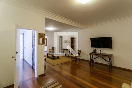 Sala de casa à venda com 3 quartos, 300m² em Jardim Europa, São Paulo