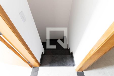 Escada de casa de condomínio à venda com 2 quartos, 60m² em Vila Moinho Velho, São Paulo