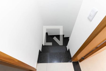 Escada de casa de condomínio à venda com 2 quartos, 55m² em Vila Moinho Velho, São Paulo