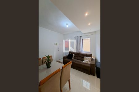 Sala de casa de condomínio à venda com 2 quartos, 60m² em Canto do Forte, Praia Grande