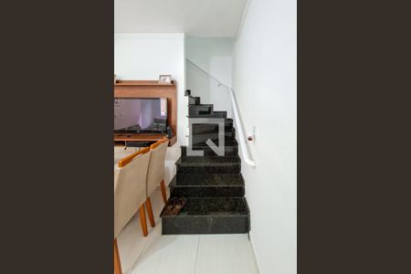 Escada de casa de condomínio à venda com 2 quartos, 60m² em Canto do Forte, Praia Grande