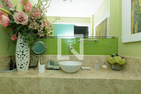 Lavabo de casa à venda com 3 quartos, 385m² em Monte Castelo, Contagem