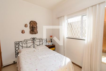 Quarto 2 de casa à venda com 3 quartos, 385m² em Monte Castelo, Contagem