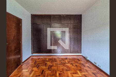 Quarto 1 de casa para alugar com 6 quartos, 600m² em Caxingui, São Paulo