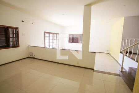 Sala de casa de condomínio para alugar com 7 quartos, 510m² em Anil, Rio de Janeiro