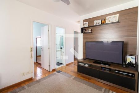 Sala de tv de casa à venda com 4 quartos, 310m² em Rio Pequeno, São Paulo