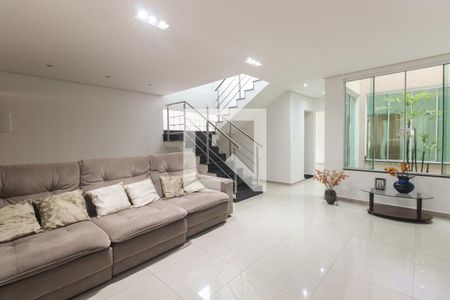 Sala de casa à venda com 4 quartos, 320m² em Vila Nova Savoia, São Paulo