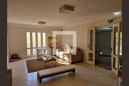 Sala de casa de condomínio à venda com 4 quartos, 290m² em Loteamento Arboreto dos Jequitibas (sousas), Campinas