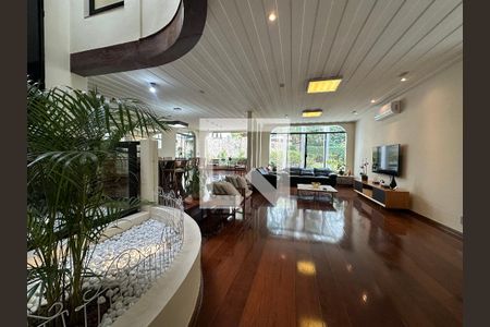 Sala de casa à venda com 4 quartos, 700m² em Alphaville Residencial Dois, Barueri