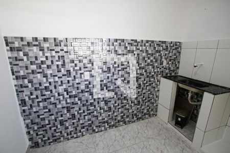 Cozinha de kitnet/studio para alugar com 1 quarto, 29m² em Curicica, Rio de Janeiro