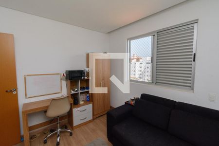 Quarto de apartamento à venda com 3 quartos, 160m² em Inconfidentes, Contagem