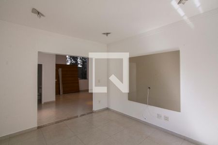 Sala de TV de casa de condomínio para alugar com 4 quartos, 310m² em Nova Uberlândia, Uberlândia