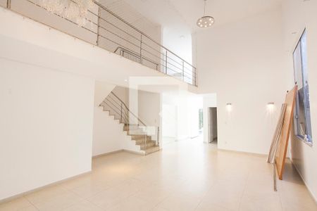 Sala de casa de condomínio para alugar com 4 quartos, 310m² em Nova Uberlândia, Uberlândia