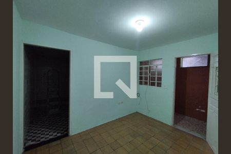 Sala de casa para alugar com 1 quarto, 40m² em Parque Bristol, São Paulo