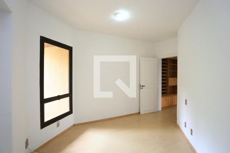 Sala 3 de apartamento à venda com 4 quartos, 242m² em Vila Suzana, São Paulo