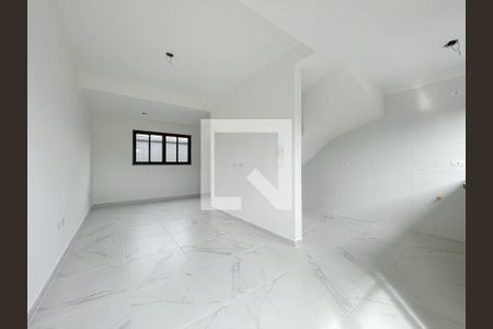 Sala de casa de condomínio à venda com 2 quartos, 67m² em Vila Osasco, Osasco