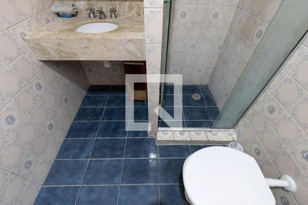 Banheiro de kitnet/studio para alugar com 1 quarto, 40m² em República, São Paulo