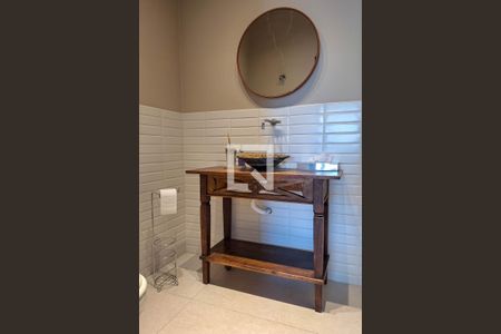 Lavabo de casa de condomínio para alugar com 4 quartos, 531m² em Itaipu, Niterói