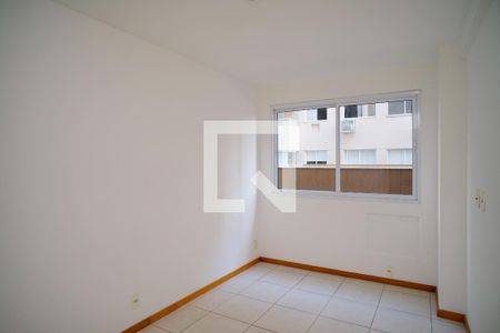 Suíte de apartamento à venda com 2 quartos, 57m² em Pendotiba, Niterói
