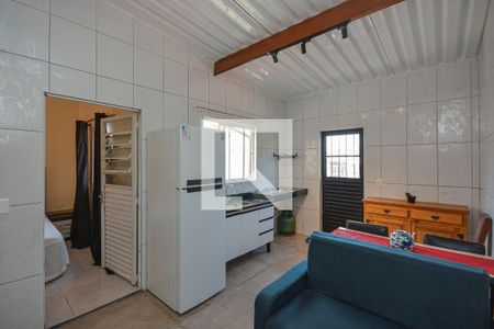 Sala/Cozinha de casa para alugar com 1 quarto, 55m² em Conjunto Residencial Salvador Tolezani, São Paulo