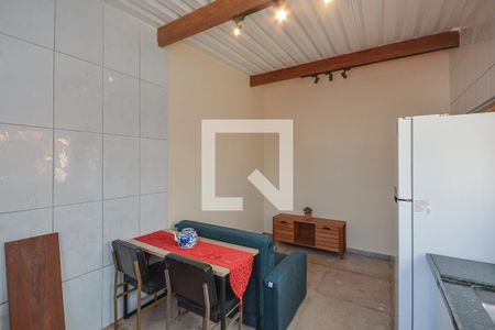 Sala/Cozinha de casa para alugar com 1 quarto, 55m² em Conjunto Residencial Salvador Tolezani, São Paulo