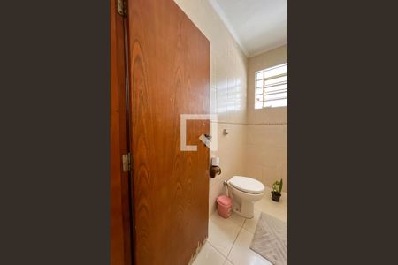 Banheiro de casa à venda com 2 quartos, 150m² em Vila Miriam, São Paulo