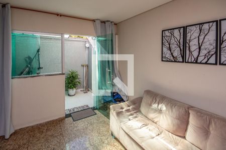 Sala de casa à venda com 2 quartos, 90m² em Copacabana, Belo Horizonte