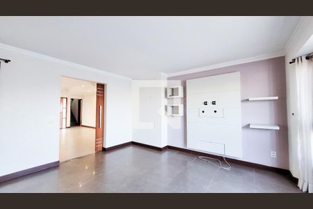 Sala de TV de casa de condomínio à venda com 3 quartos, 404m² em Parque dos Jacarandás, Campinas