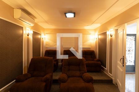 Sala de TV de casa de condomínio para alugar com 4 quartos, 632m² em Nonoai, Porto Alegre