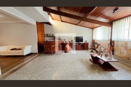 Sala de casa à venda com 3 quartos, 200m² em Caiçara-adelaide, Belo Horizonte