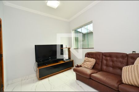 Sala de TV de casa para alugar com 5 quartos, 300m² em Serra, Belo Horizonte