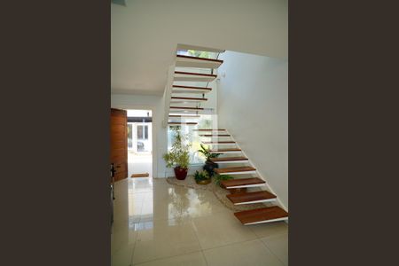 Sala de casa de condomínio à venda com 7 quartos, 491m² em Charitas, Niterói