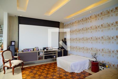 Sala de TV de casa de condomínio à venda com 7 quartos, 491m² em Charitas, Niterói