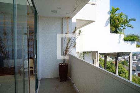 Varanda da Sala de casa de condomínio à venda com 7 quartos, 491m² em Charitas, Niterói