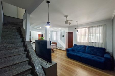 Sala de casa para alugar com 3 quartos, 200m² em Quietude, Praia Grande