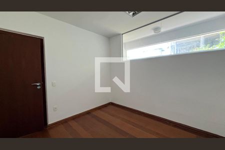 Quarto 1 de casa para alugar com 5 quartos, 539m² em Santa Lúcia, Belo Horizonte