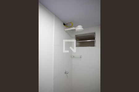 Banheiro de apartamento para alugar com 1 quarto, 25m² em Vila Dorna, São Paulo