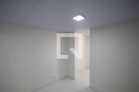 Cozinha de apartamento para alugar com 1 quarto, 25m² em Vila Dorna, São Paulo